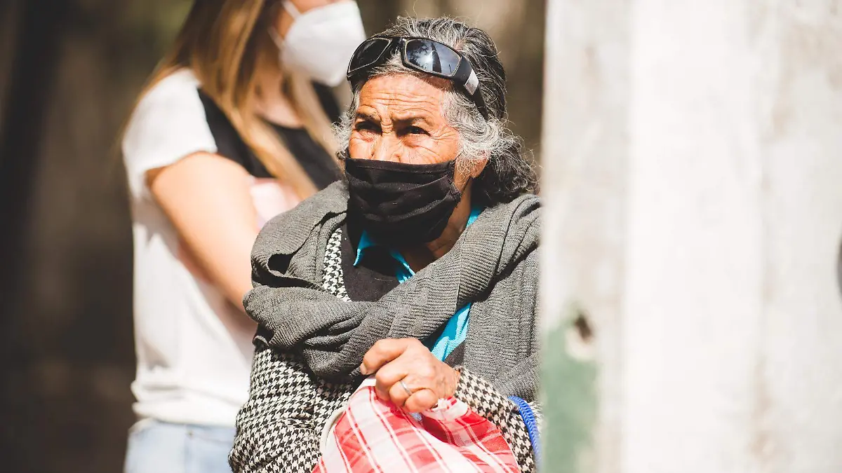 adulto mayor procesos de vacunacion contra el Covid19 en ahualulco vacunas filas  